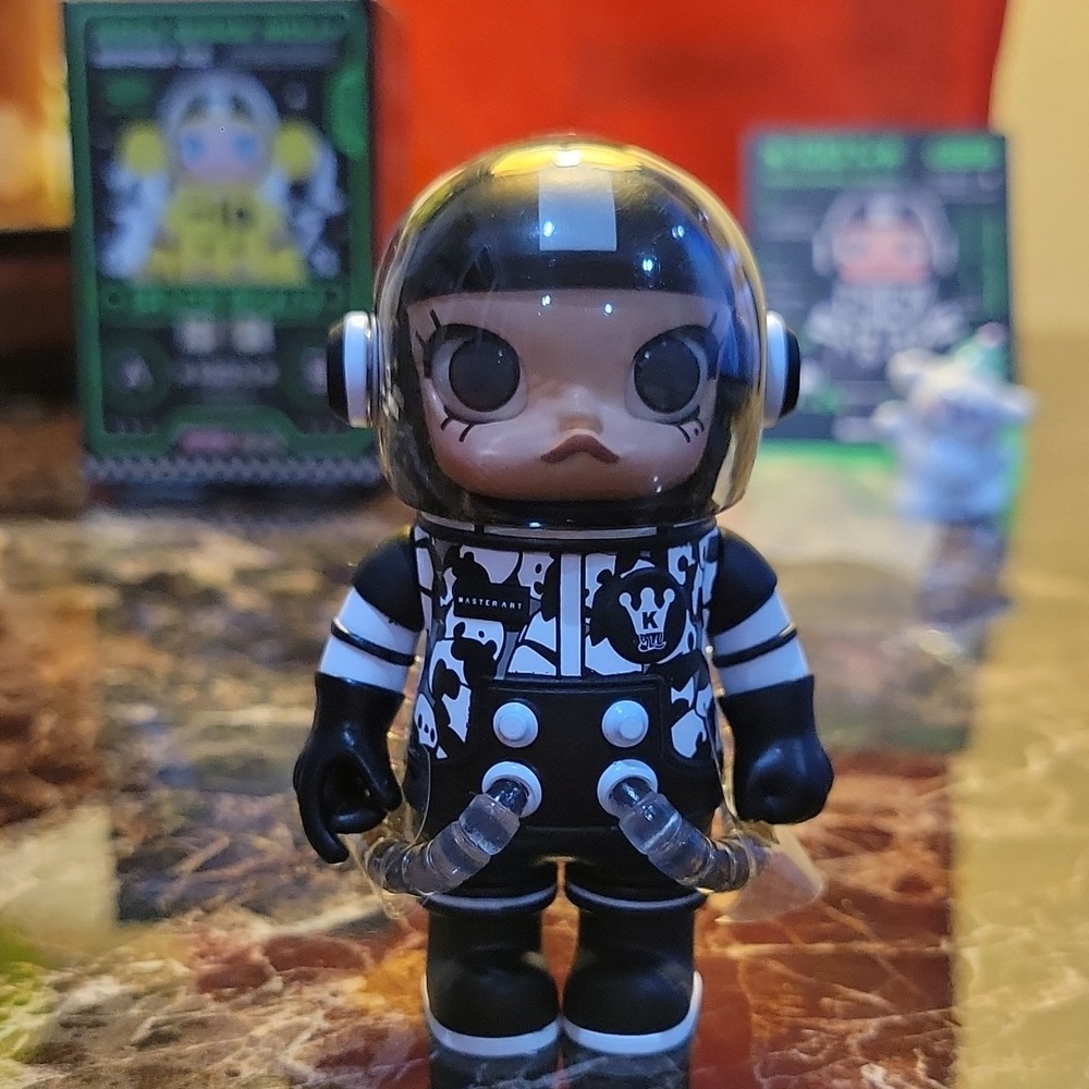 POP MART Mega Space Molly 100% Series 02 Meilin Panda PVC ABS PC Boxed Figure - Picture 3 of 8